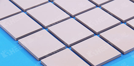 無(wu)矽導熱墊(nian)片